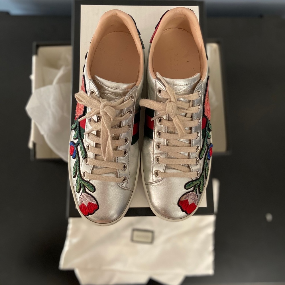 Gucci Casual Sneaker size 37 1/2 lightly worn